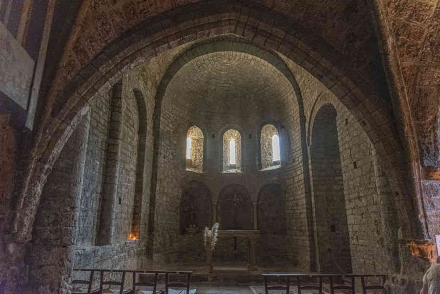 Francia - Saint-Guilhem-le-Désert 017 - abadía de Gellone.jpg